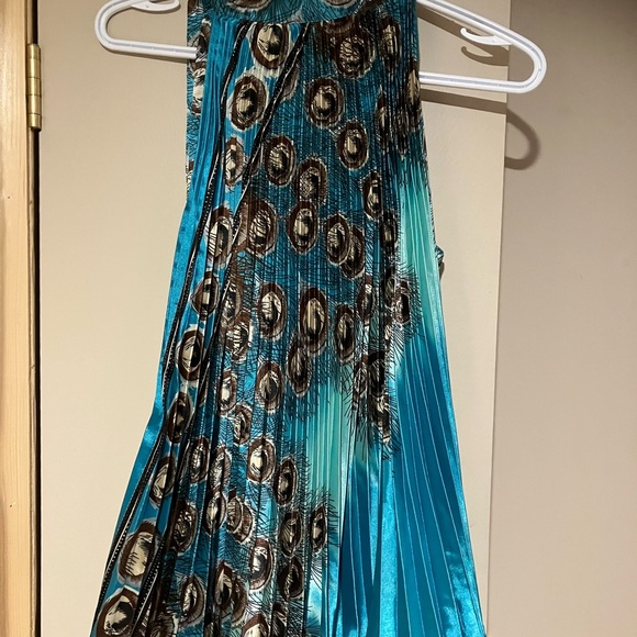 🦩3 for $30 🦩 NWT stunning floaty silky top. An absolute eye-catcher - Picture 8 of 10